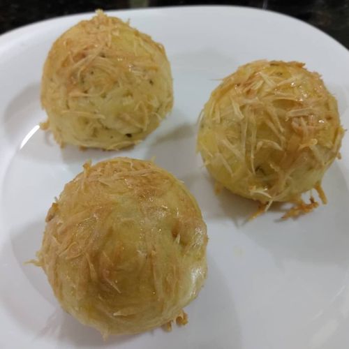 Bolinho de mandioca assado