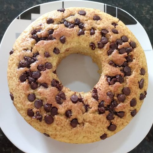 Bolo de maracujá com gotas de chocolate