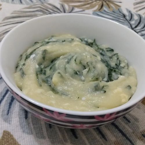 Creme de fubá com ovo e couve