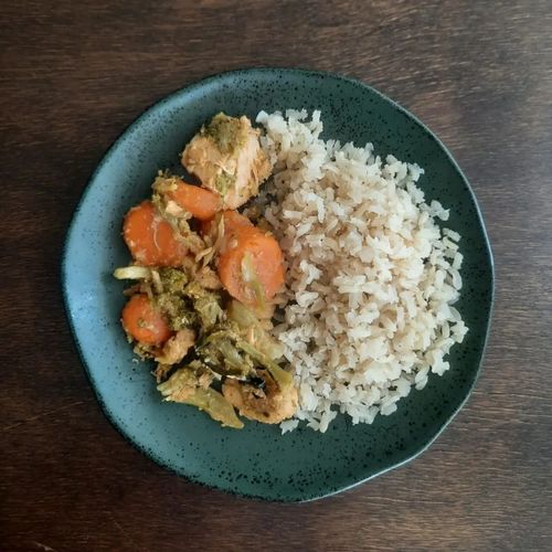 Frango com cenoura e brócolis