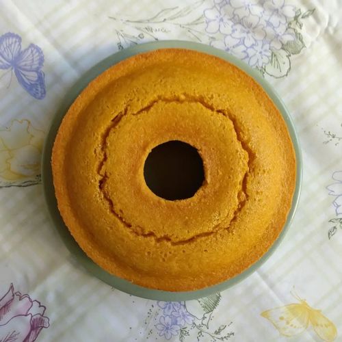 Bolo de cenoura com fubá